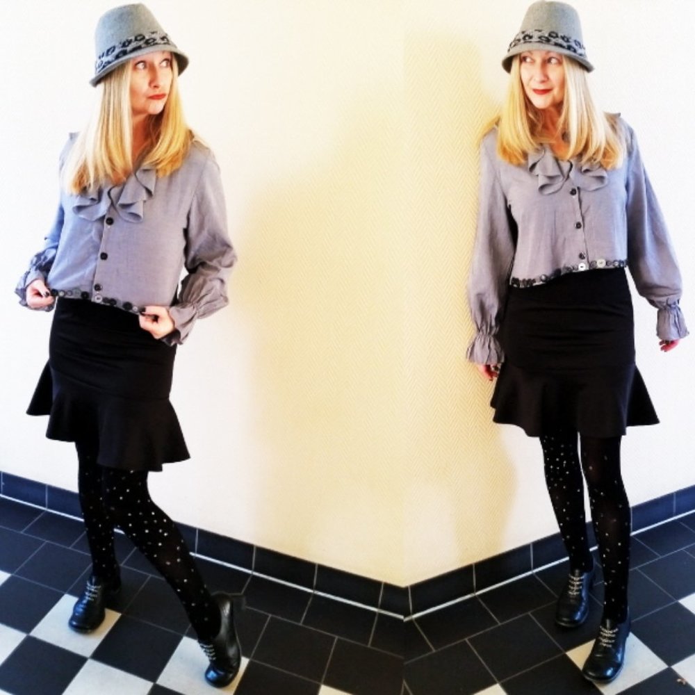 Refashioned Ruffle Skirt (S/M)